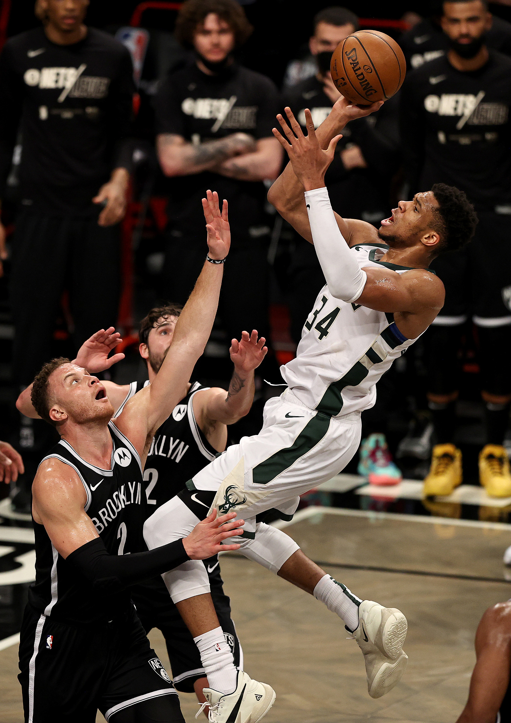 九游体育-德罗巴连续三场比赛得分超过比赛局势复杂，篮网不断突破！