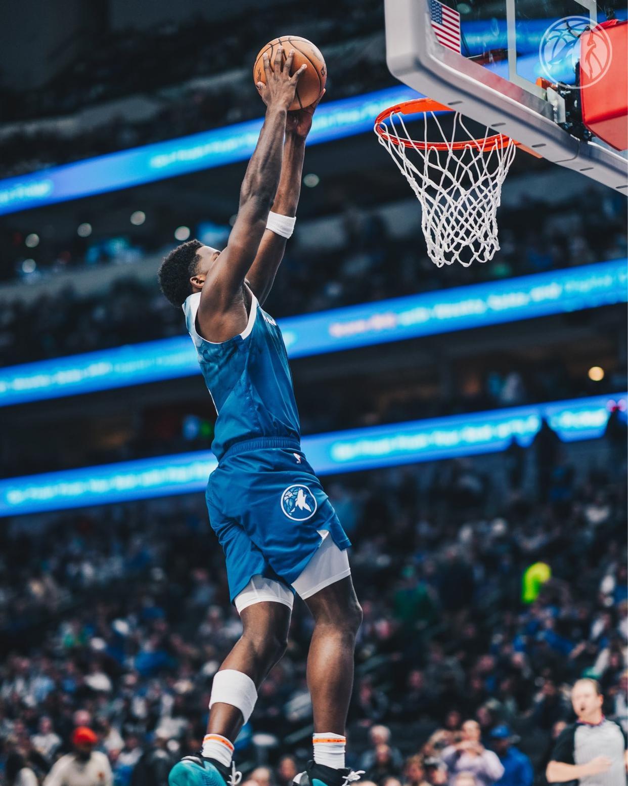 九游体育-包含东契奇在DWG比赛中爆冷，领先优势明显引发热议！观众掌声雷动的词条